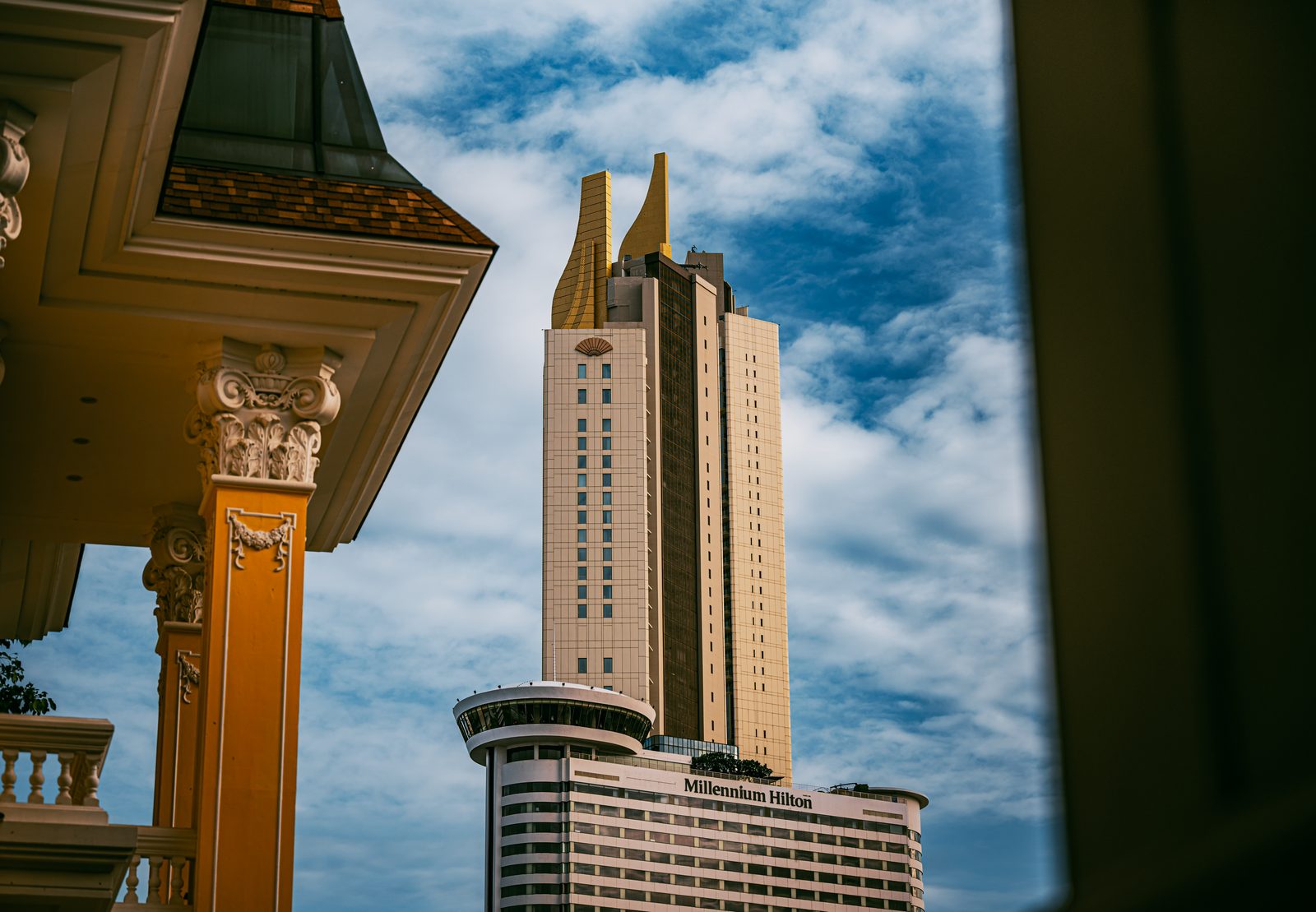 Metropolitan Hotel Tower — Hotels